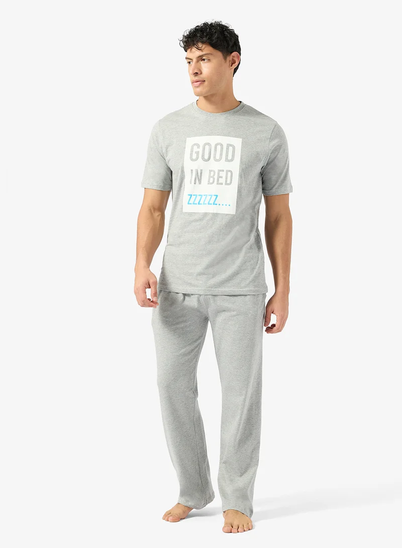 سفنتي فايف طقم تي شيرت وبنطلون بقصة عادية